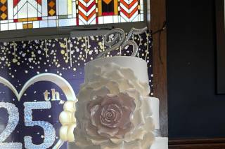 Ludger's Bavarian Cakery - 36