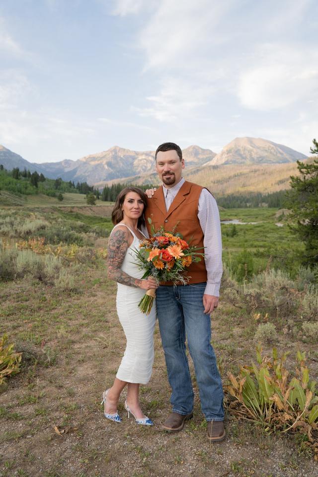 Save the Date Flower and Wedding Studio - 4