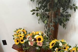 Little Miss Lovely Floral Design & Event Decorating - 12