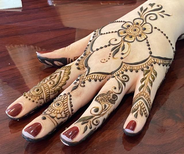 Hala Maria (henna artist) - 1