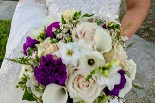 Country Club Flower Shop - 122