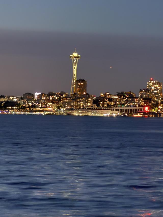 Salty's on Alki Beach - 2