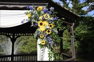 Designs By Linda Florist - 72