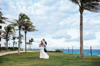 Modern Romance Travel - 32