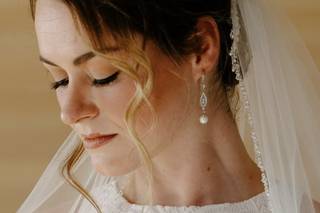 Lari Manz Hair & Makeup - 14