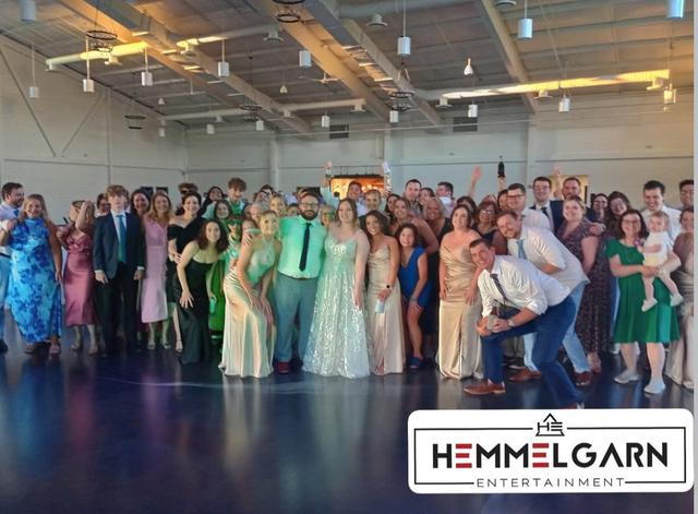 Hemmelgarn Entertainment DJ & Photo Booth Services, LLC - 3