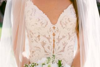 Linens & Flowers Design - 106