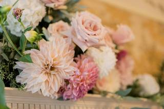 Sugar Flowers and Leaves Floral Design - 8