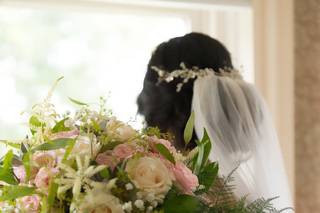 Com-Patt-ibles Flowers and Gifts - 10