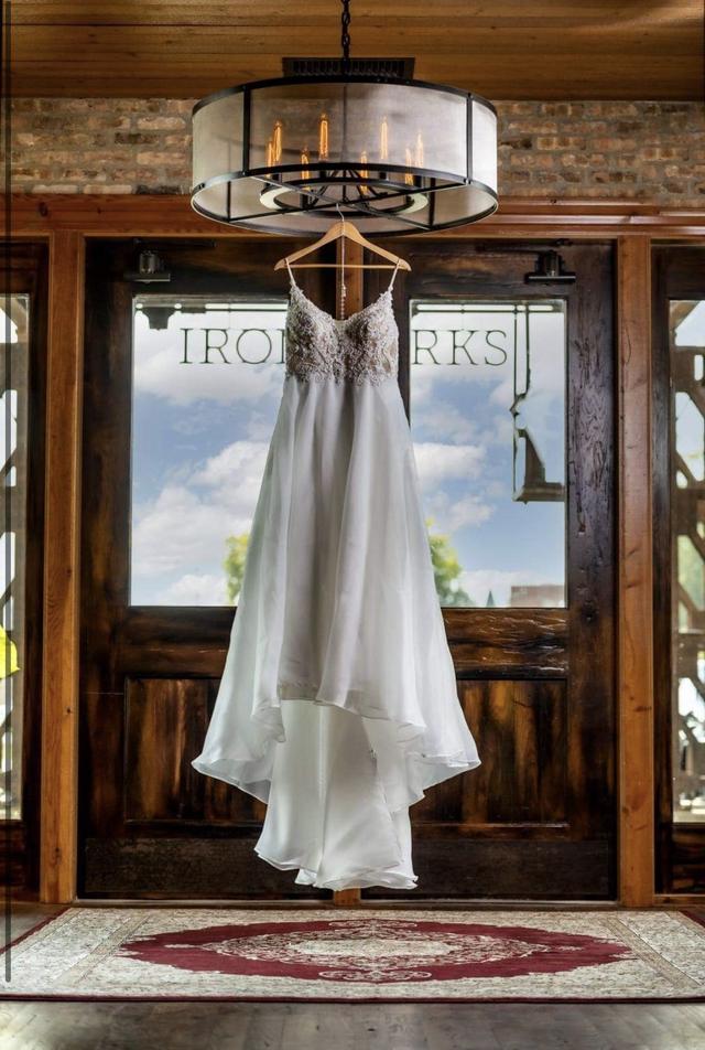 Jill's Fashions & Bridals - 1