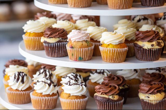 Midnite Confections Cupcakery - 3