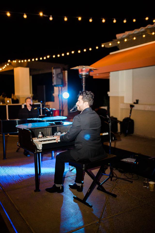 AZ Dueling Pianos - 2