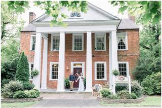 Golden Horseshoe Inn - 100