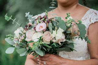 Valleygreen Flowers & Gifts - 25