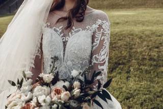 Willow and Lace Hairstyling - 40