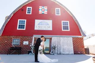 Lake Elsie Wedding Barn - 12