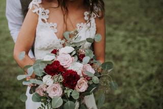 Serving Hands Weddings and Flowers - 17