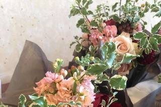 Sweetness & Light Floral Design - 6