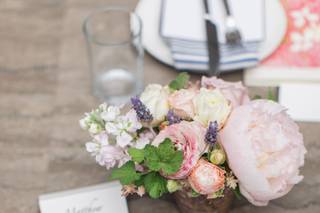 Rare Sparrow Floral Design - 24