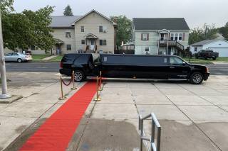 Arrive N Style Limousine Service - 1