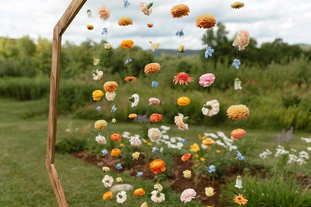 Allioops! Flowers & Gifts 1