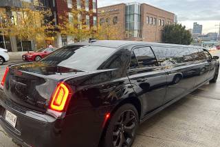 Extraordinar Luxury Transportation - 11