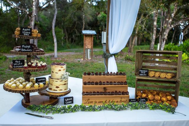 Ellie Bee Bakery - 1