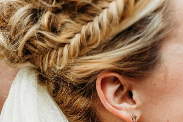 Elizabeth Dugan Hairstylist and Makeup Artist 1