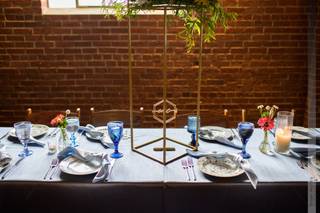 Southern Vintage Table - 42