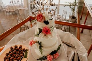 Designer Cakes and Desserts - 8