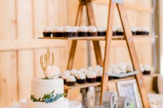 The Flying Pig Bakery & Custom Cakes - 19