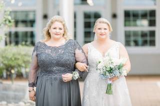 Nikki's Glitz And Glam Bridal Boutique - 23