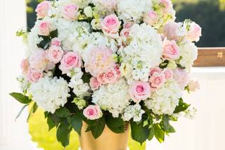 Shelly Black, Custom Floral Designer, at Wayside Studios - 18