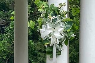 Tiffany's Flowers and Collectables - 7