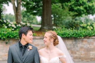 Helga's Bridal and Alteration - 7