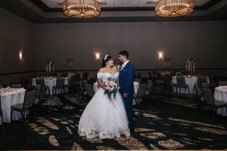 Embassy Suites by Hilton San Antonio Brooks Hotel & Spa - 5