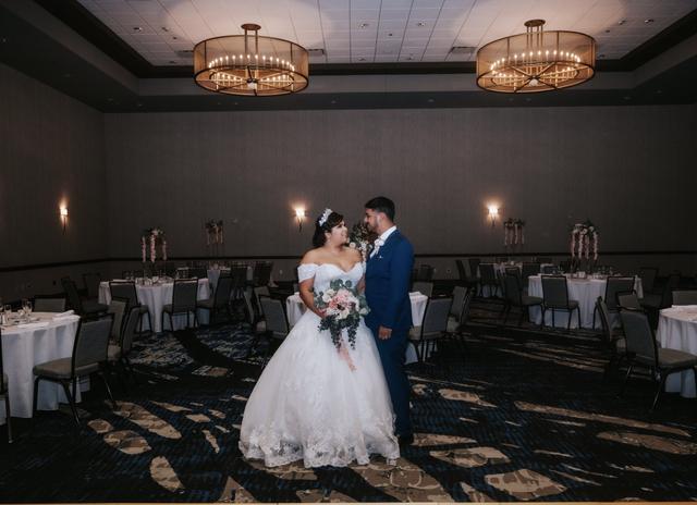 Embassy Suites by Hilton San Antonio Brooks Hotel & Spa - 1