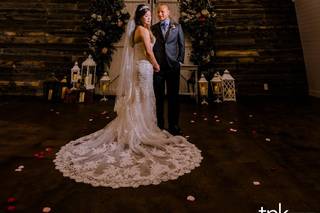 Dantella Bridal & Tailoring - 11