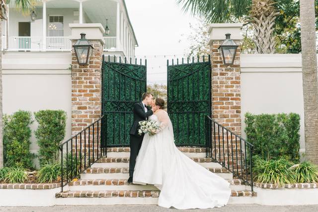 Intimate Boone Hall Wedding by Aaron & Jillian - Southern Weddings