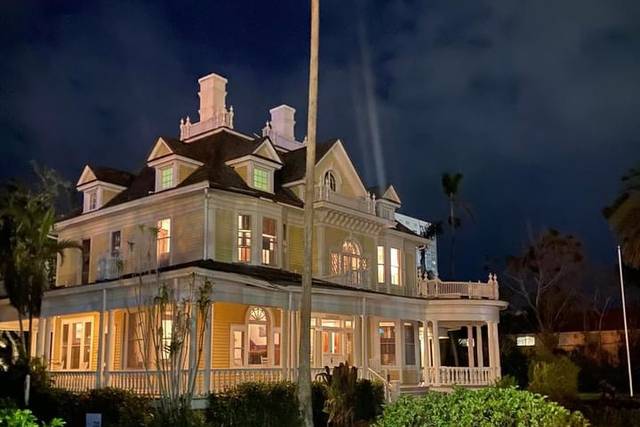 Burroughs Home & Gardens 1