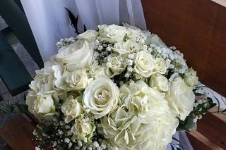 Com-Patt-ibles Flowers and Gifts - 7