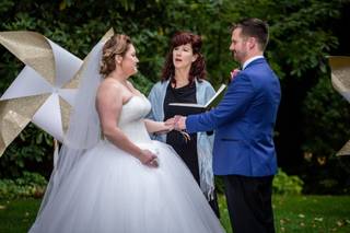 A Wedding With Heart - 43
