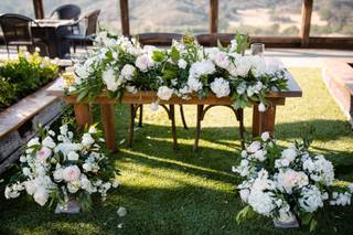 Peony & Plum Floral Design - 13