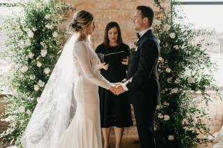 Officiant Amber - 23