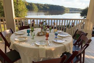 Southern Vintage Table - 90