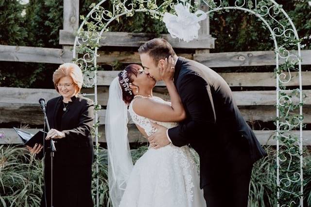 La Donna Weddings Officiants & Ceremony Coordinating Services 2