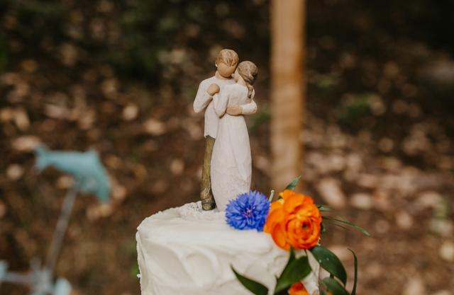 Buttercup Cakes & Farm House Frosting  - 1