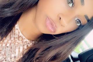 Shy Louri Makeup Artist - 13