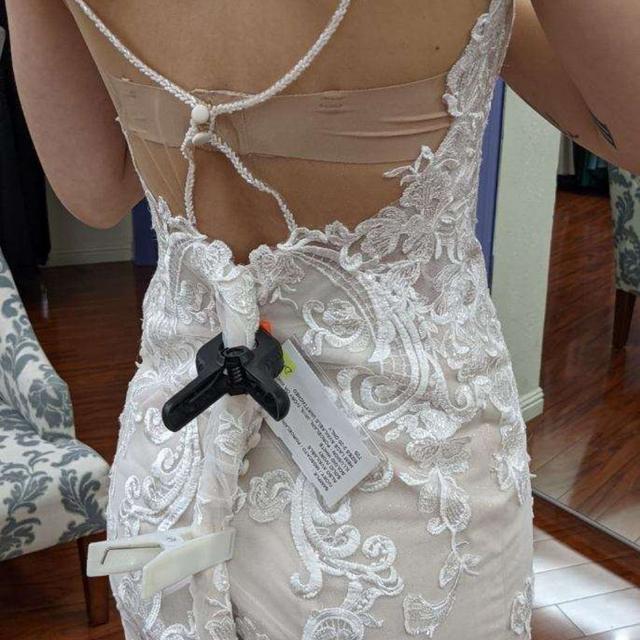 Elegant Lace Bridal & Tuxedo - 4