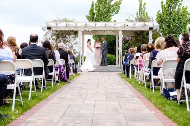 Alexandria's Premier Lakeview Weddings 4